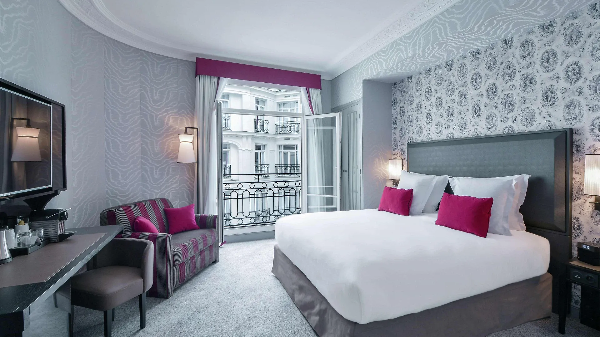 Maison Astor Paris, Curio Collection By Hilton