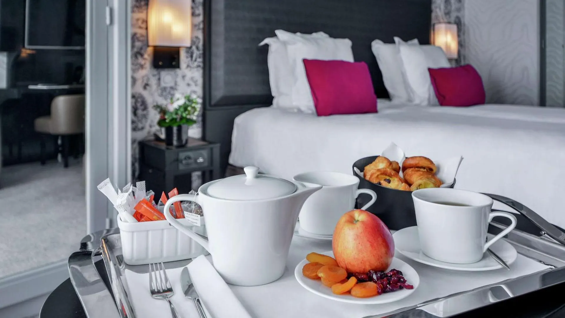 Hotel Maison Astor Paris, Curio Collection By Hilton Paris