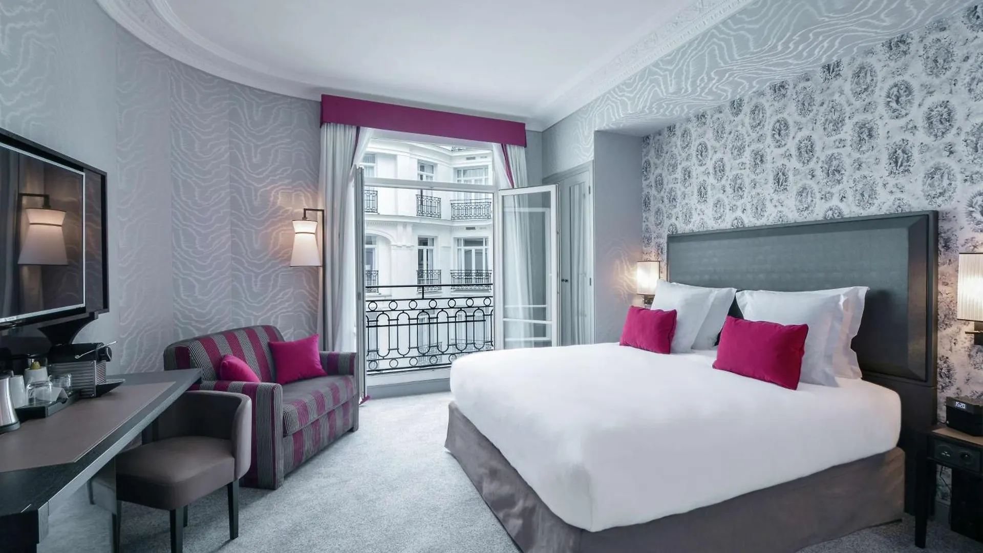 מלון Maison Astor Paris, Curio Collection By Hilton 4*