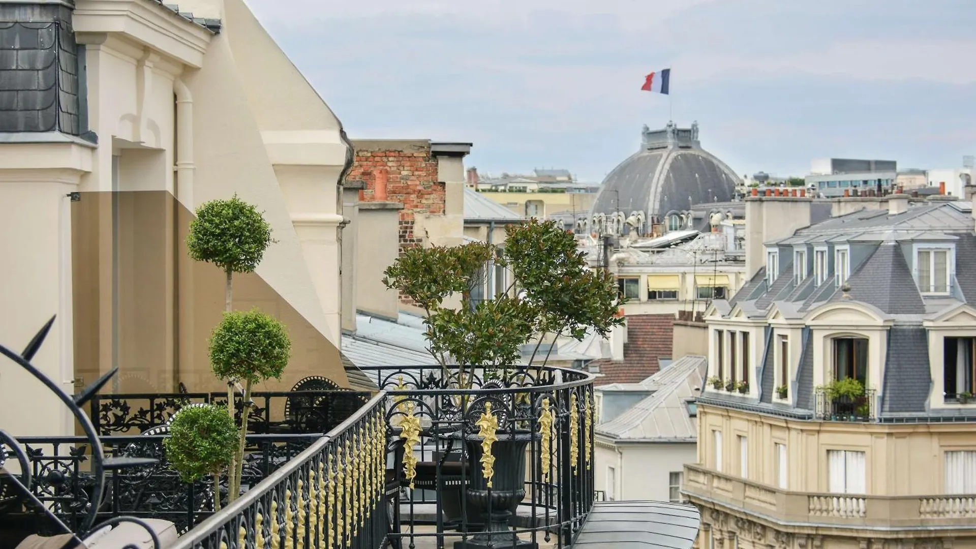 Maison Astor Paris, Curio Collection By Hilton
