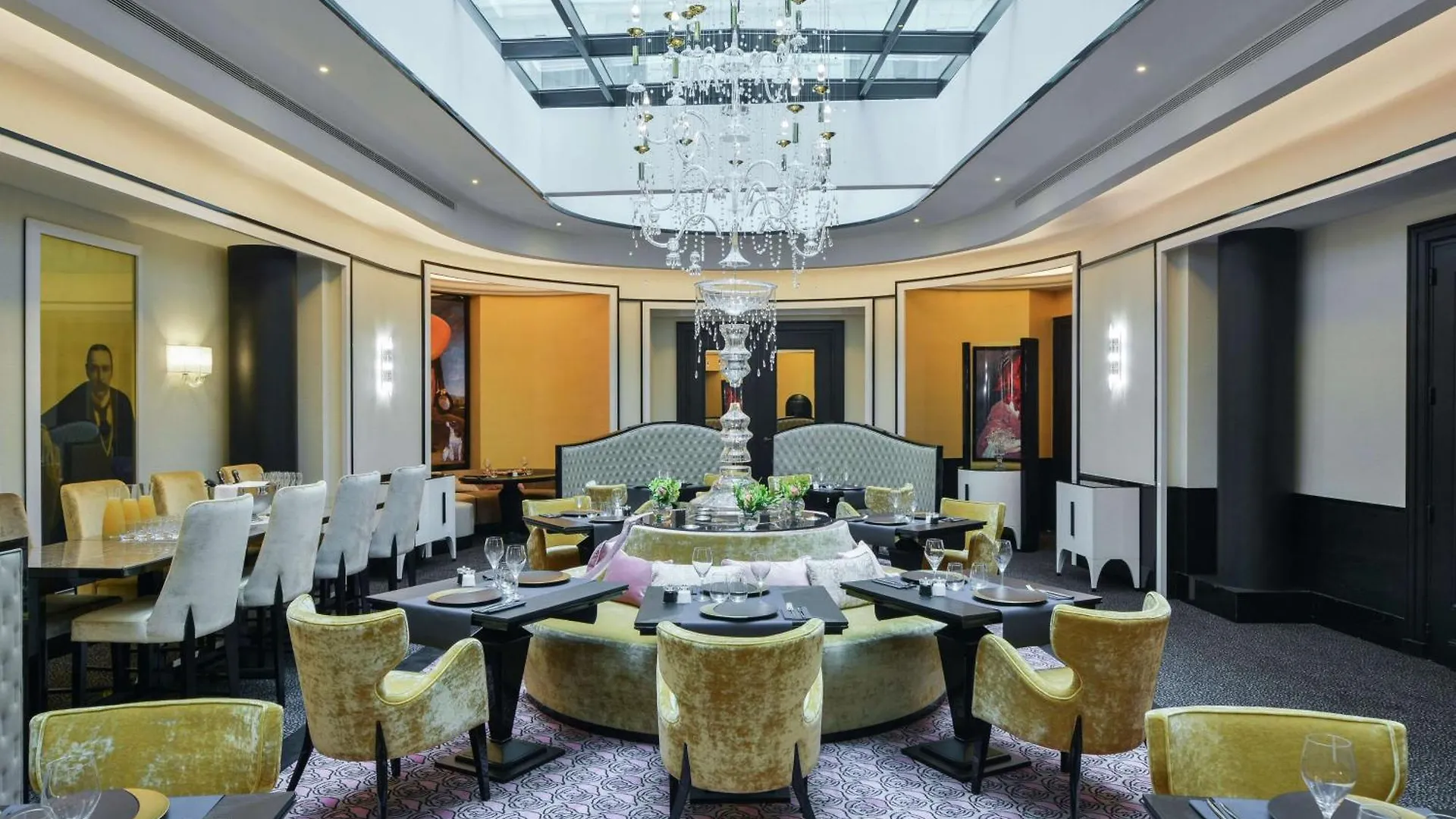 Maison Astor Paris, Curio Collection By Hilton